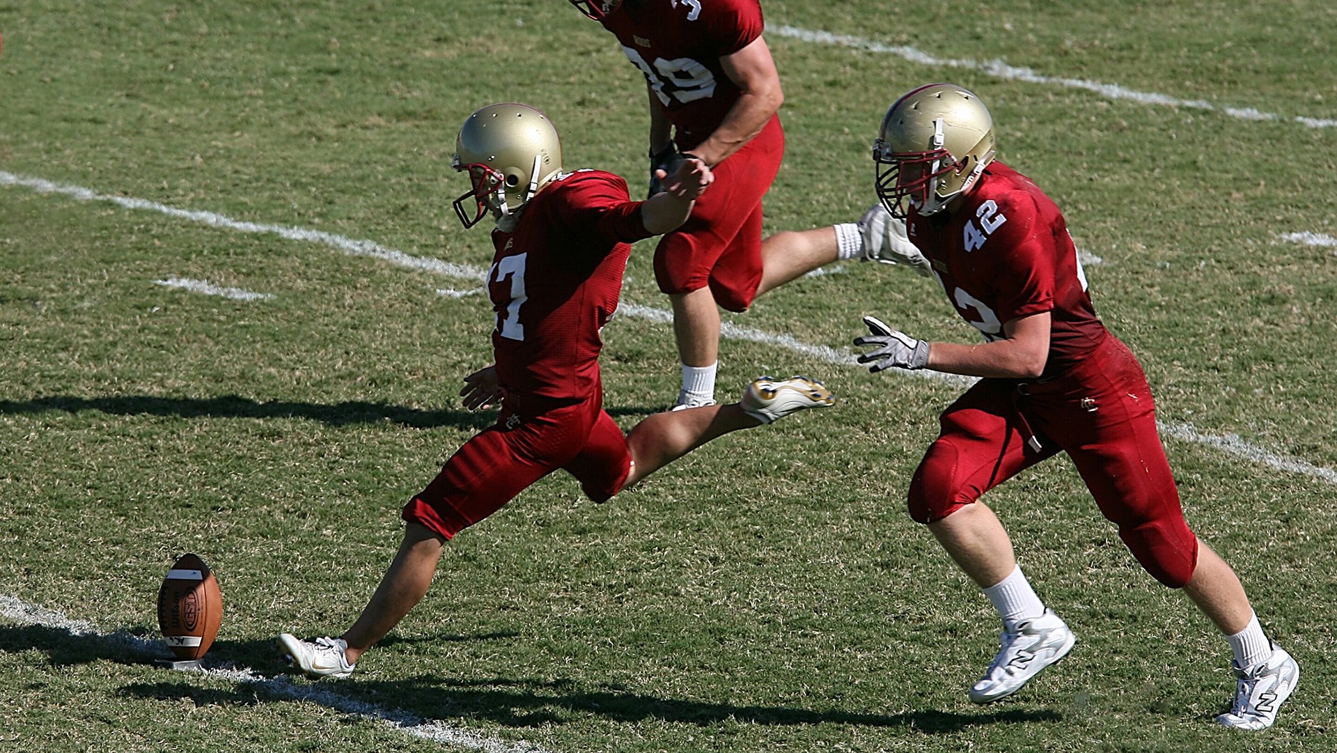 国足主帅谈年轻球员成长计划，国足年轻的球员